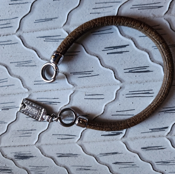 Henri Bendel Charm Bracelet w/Bling - Picture 5 of 8